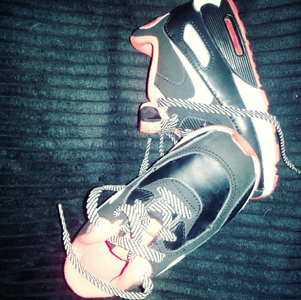 WORN TWICE! 8c Toddler